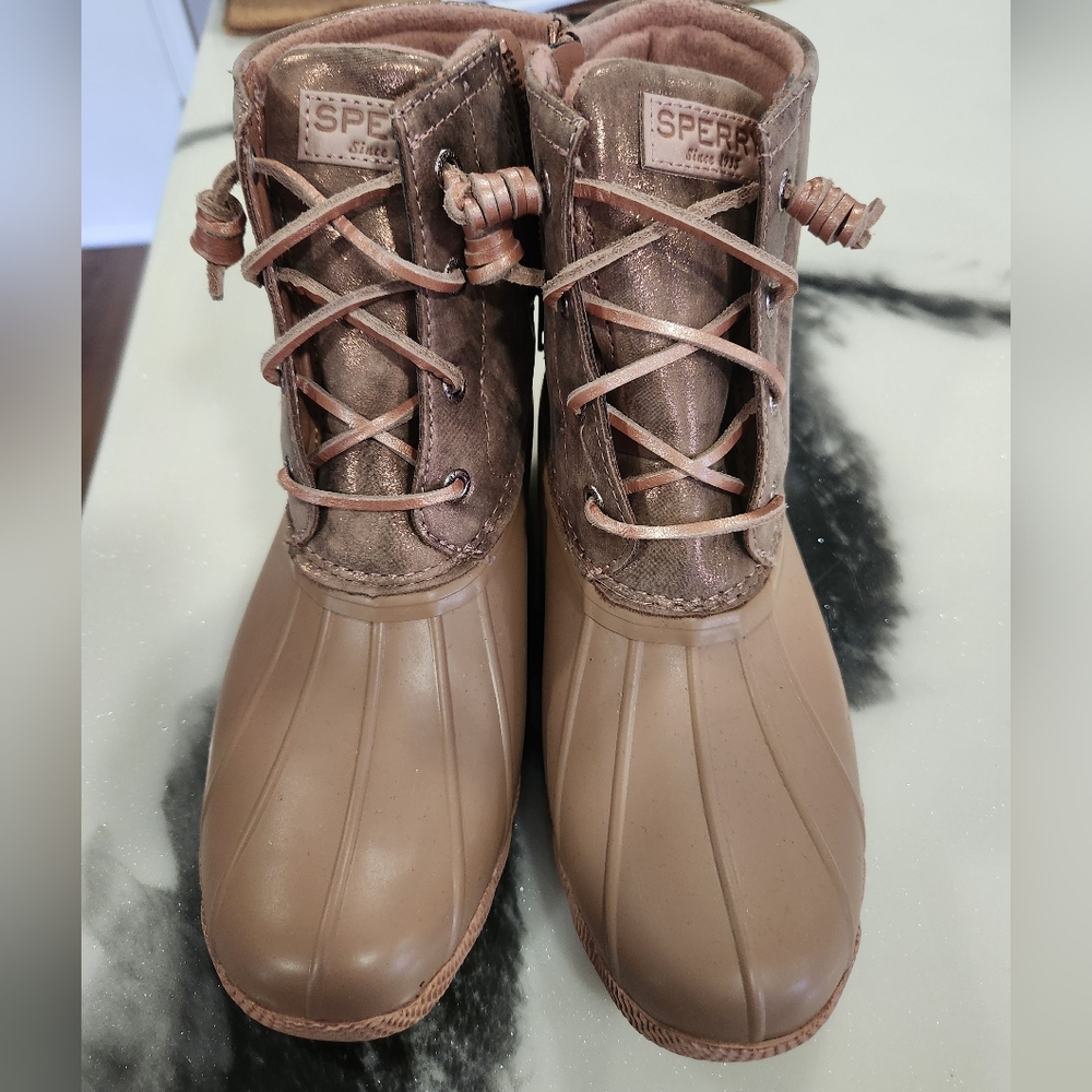 New Sperry duck boots, 7.5 rose gold